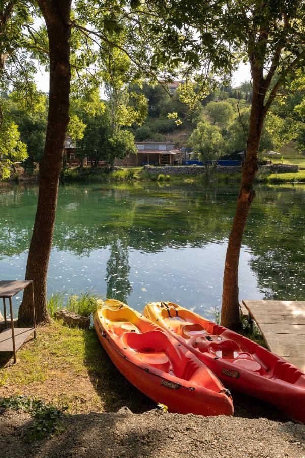 River Huts Zrmanja أوبروفاتش المظهر الخارجي الصورة