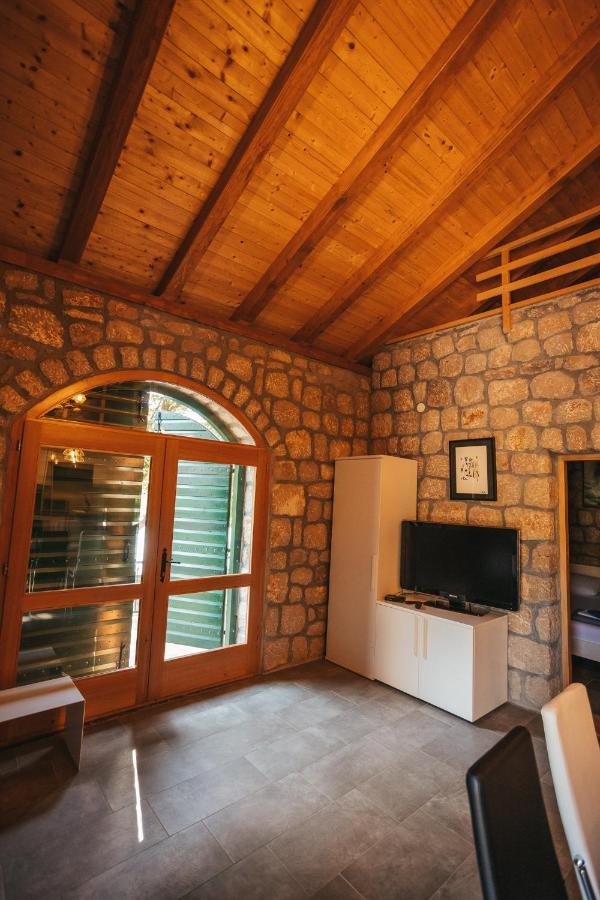 River Huts Zrmanja أوبروفاتش المظهر الخارجي الصورة
