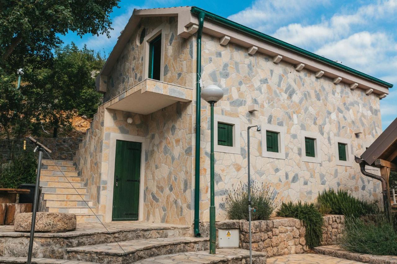River Huts Zrmanja أوبروفاتش المظهر الخارجي الصورة