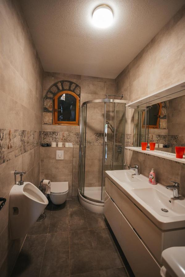 River Huts Zrmanja أوبروفاتش المظهر الخارجي الصورة