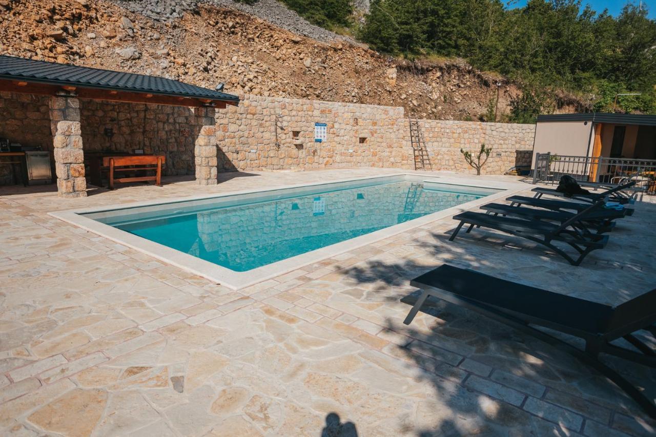 River Huts Zrmanja أوبروفاتش المظهر الخارجي الصورة