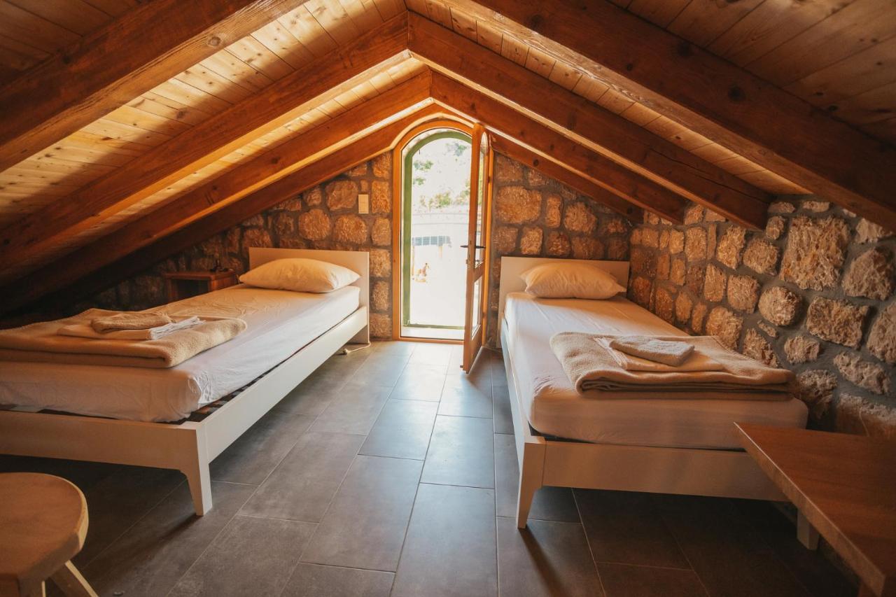 River Huts Zrmanja أوبروفاتش المظهر الخارجي الصورة