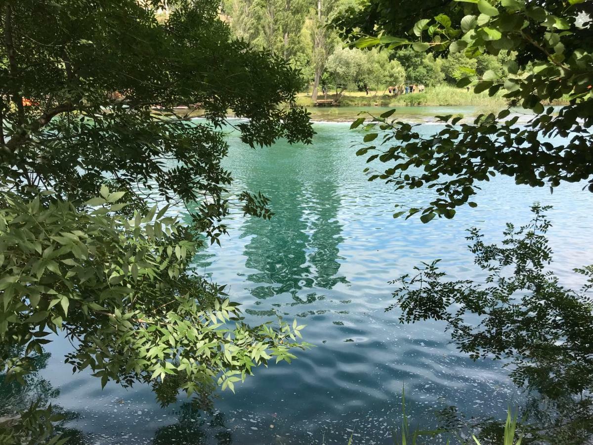 River Huts Zrmanja أوبروفاتش المظهر الخارجي الصورة